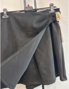 Jupe short femme en daim de la taille 36/50. 2