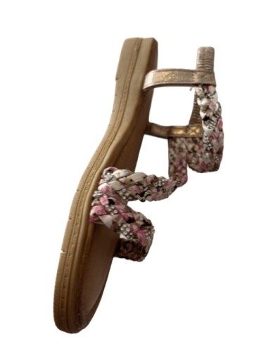 Nu pied femme fleuris
