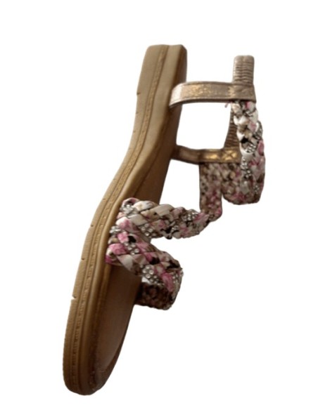 Nu pied femme fleuris