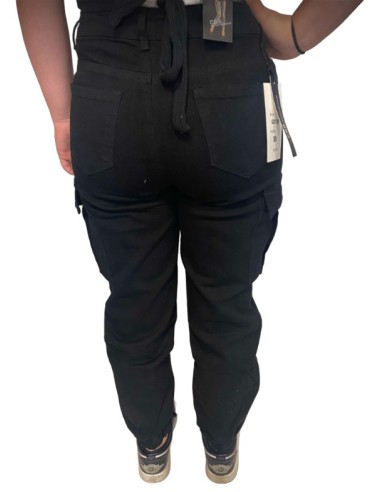 Pantalon cargo femme de couleur noir multipoches du 38 au 48