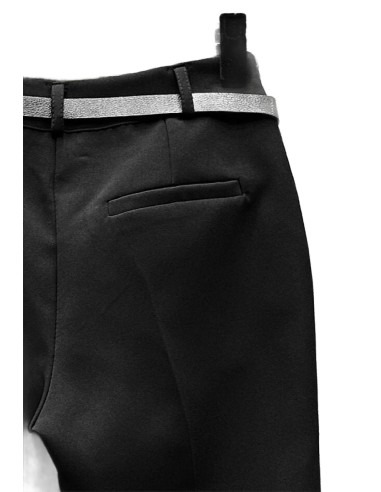 Pantalon noir classique avec ceinture et poches avant