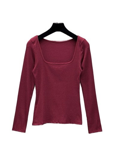 Top bordeaux col carré à manches longues – Élégance et minimalisme