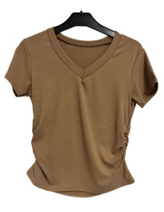 Top femme camel col en V - Style chic et moderne
