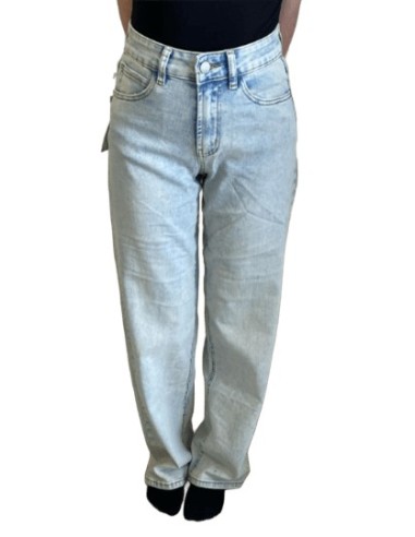 Jean bleu claire délavé – Coupe large et tendance