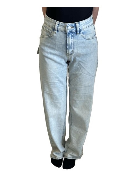 Jean bleu claire délavé – Coupe large et tendance