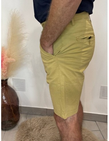 Short chino homme moutarde