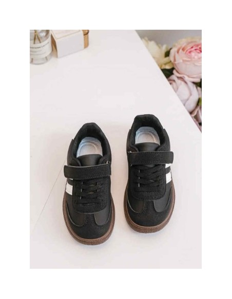 Basket enfant noire et blanche