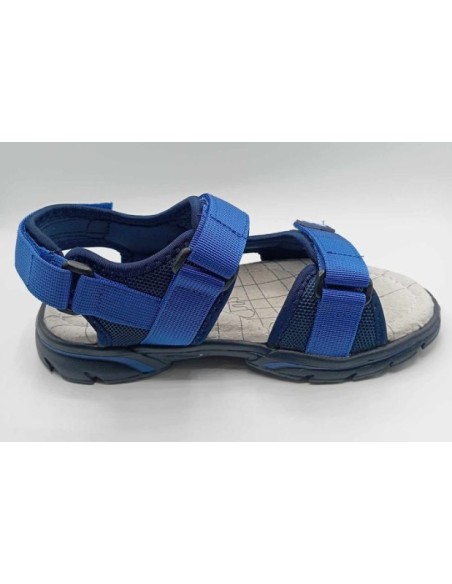 Nu pied garçon bleu