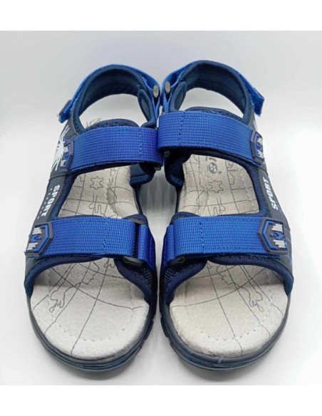 Nu pied garçon bleu